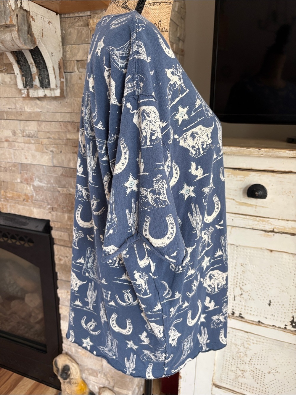 Free People blue painted graphic tshirt western theme drop shoulder horseshoe - Picture 8 of 16